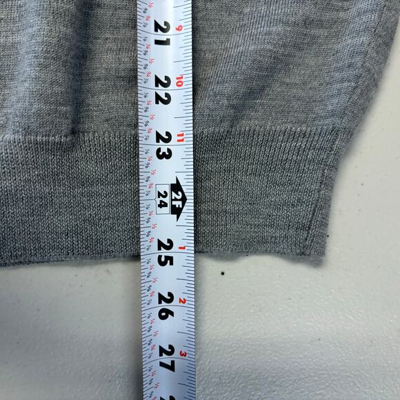 J. Crew Men's Merino Wool V Neck Sweater Medium Style 17387 Pullover Gray Top - Picture 6 of 9